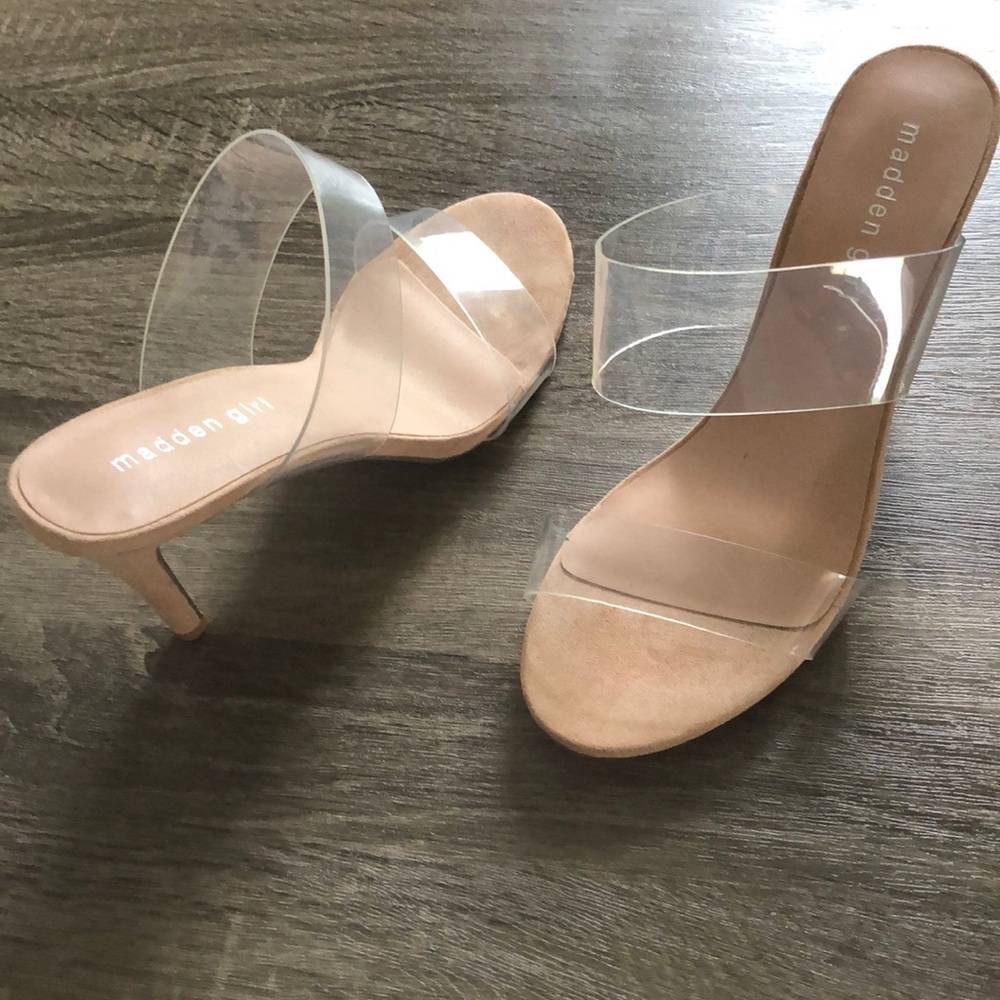 Gorgeous clear heels for everyday wear!